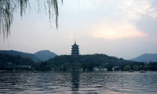 蛰伏十年步入应用爆发的前夜，杭州区块链产业走在全国城市前列