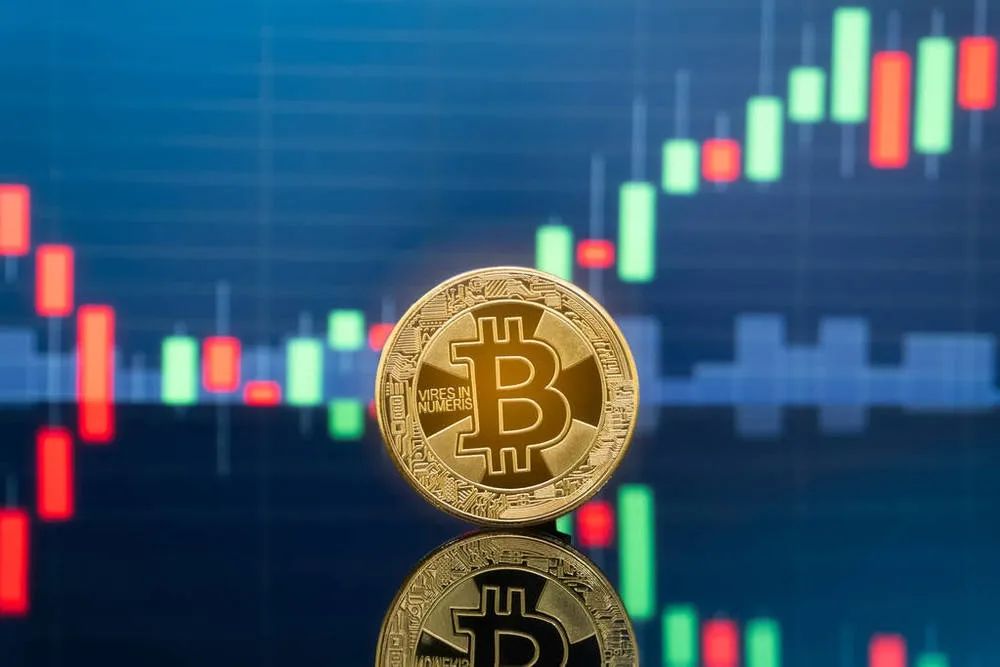 比特币冲上1万美元，直接推手是“巨鲸”灰度，还是特朗普？