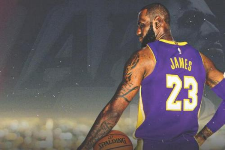 NFT 如何重塑体育竞技的未来:全面对比 Sorare 与 NBA Top Shot