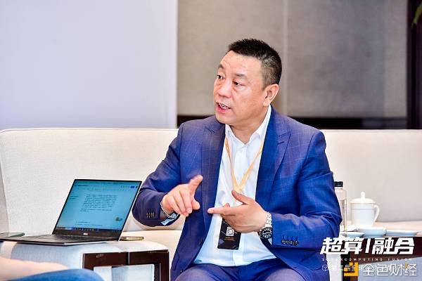 ▲鑫丰汇智CEO明会接受媒体采访