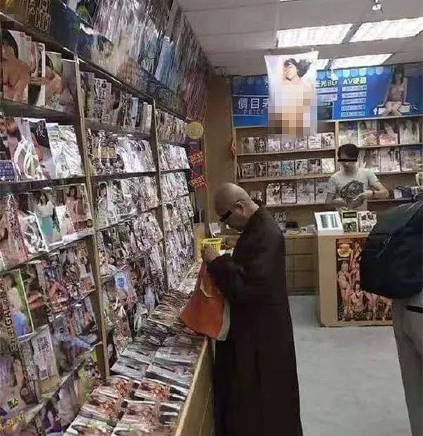我在赛博世界里女装、蹦迪、耍钱、18禁、不系绳子蹦极