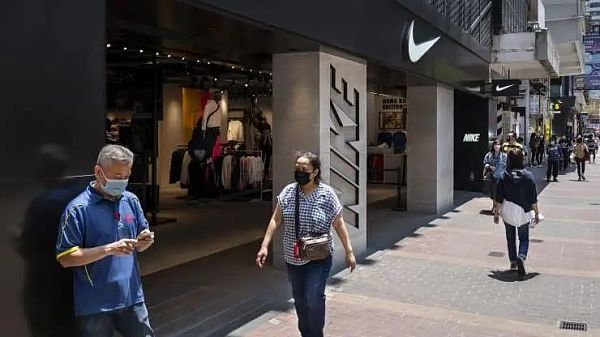 Nike 也搞了个元宇宙乐园 不太好玩 但起码鞋子不用抢