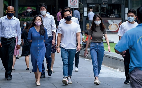 去新加坡 收割一个时代？