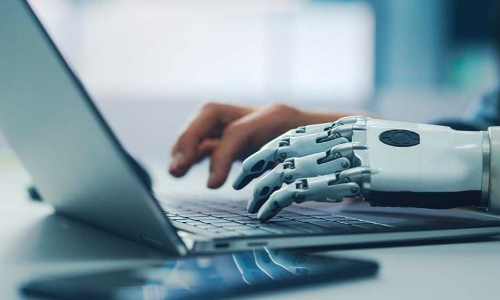 AI虚拟人冷思考：是代替人类，还是人类用它赚钱？