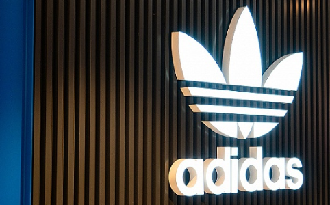 阿迪达斯和 <span class='keyword'>BAPE</span> 携手打造NFT版本球鞋