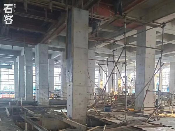 县城炒币青年：血亏欠贷13万  又回工地还债了