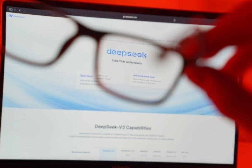 Rokid CEO祝铭明：DeepSeek助力中国智能眼镜行业实现新突破