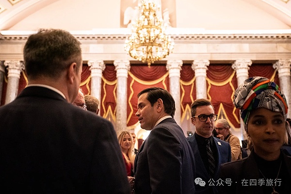 白宫内阁会议：特朗普首次对马斯克设限，政府改革引发内部冲突