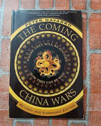 特朗普极端关税政策背后推手，「非主流」经济学家纳瓦罗