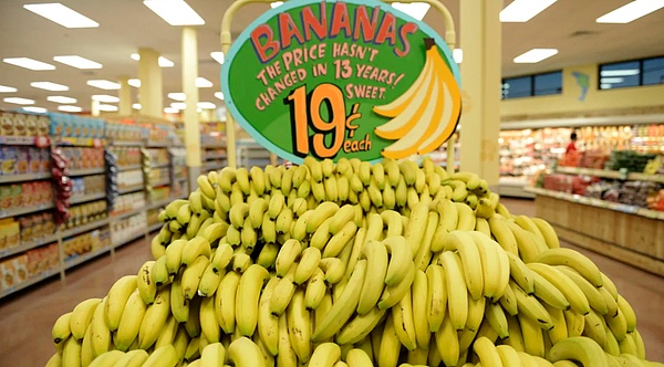 从鸡蛋到iPhone：一场史无前例的关税战争 血洗中产钱包