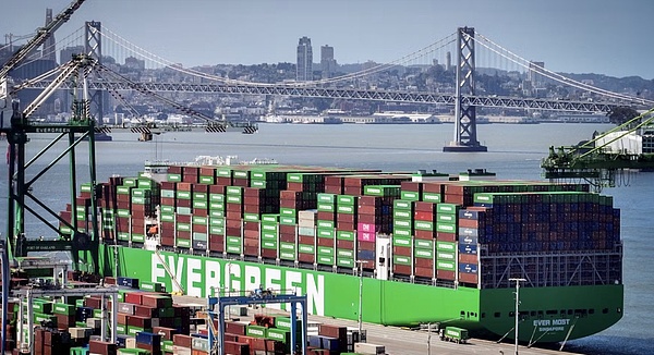 从鸡蛋到iPhone：一场史无前例的关税战争 血洗中产钱包