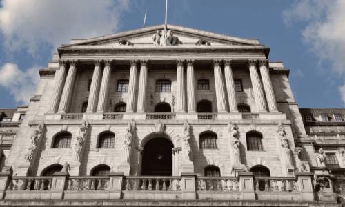 英国央行降息25个基点 投票立场罕见分为三派