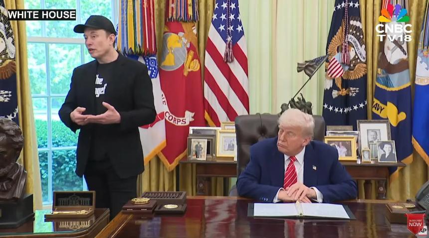 特朗普在椭圆形办公室为黑眼圈马斯克送行