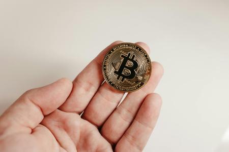 英国公司豪掷470万美元购入比特币,数字资产成主流财务策略