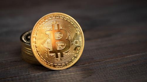 比特币与以太币ETF持续吸金,单周流入近10亿美元