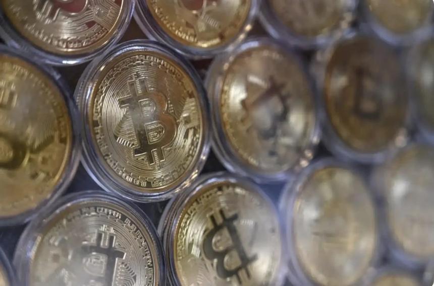比特币市值超越亚马逊,全球上市公司掀起囤币大战