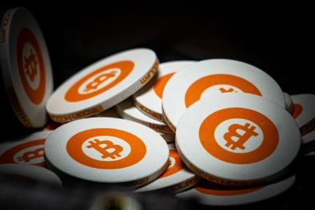 以太坊逼近4000美元大关，市场情绪高涨，BTC与ETH后市如何演绎？