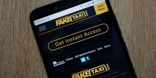 成人电影公司 Fake Taxi 在 Zora 平台推出“创作者代币”迅速崛起