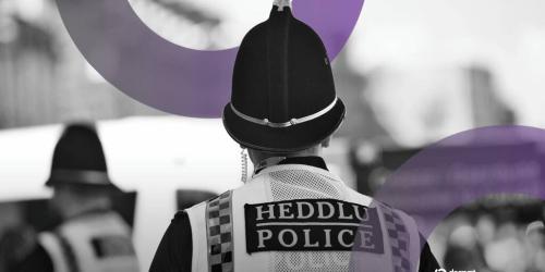 诈骗者冒充英国警察窃取280万美元比特币，揭示加密货币安全新威胁