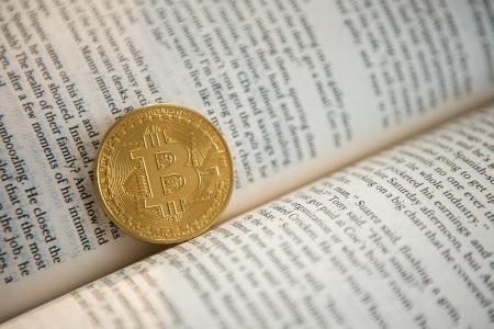比特币价格或逼近20万美元大关：机构采用与流动性扩张驱动市场