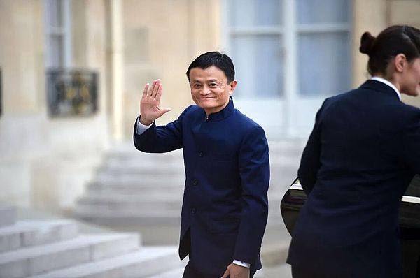 马云的朋友圈又热闹起来了