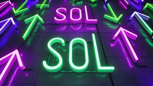 受纳斯达克上市、ETF预期及技术升级推动，Solana价格飙升至235美元