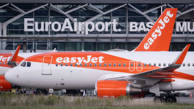 亿万富翁航空公司运营商再次进军航空业
