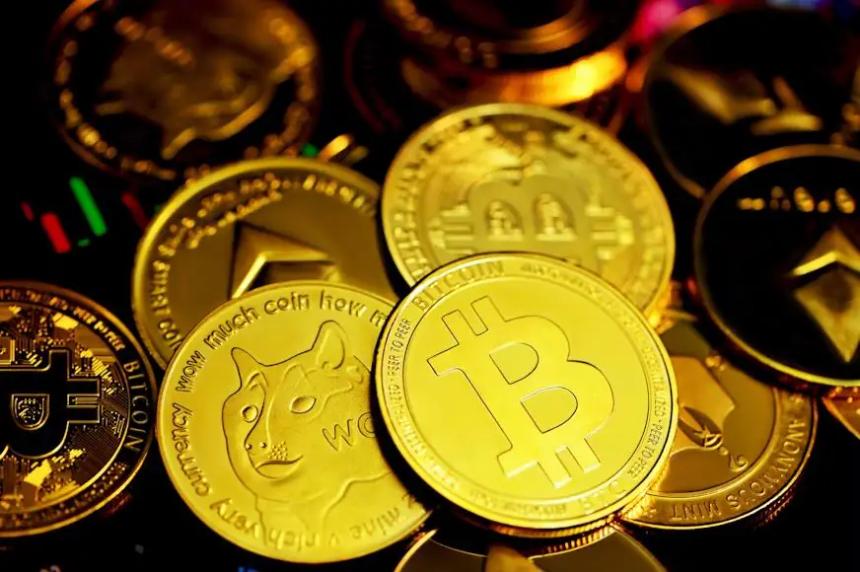 XRP预测将迎来突破性上涨，WLFI供应冻结引发市场波动，BlockDAG预售突破405美元引领加密资产新趋势