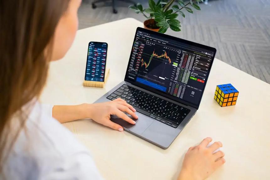 Solana 和 Aptos 面临阻力，BlockchainFX 凭借每日收益成为最佳加密货币选择