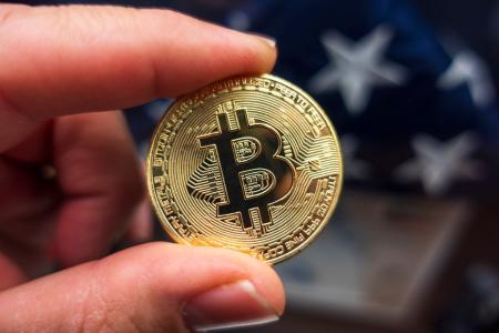比特币长期持有者盈利能力回升：新一轮牛市或将启动
