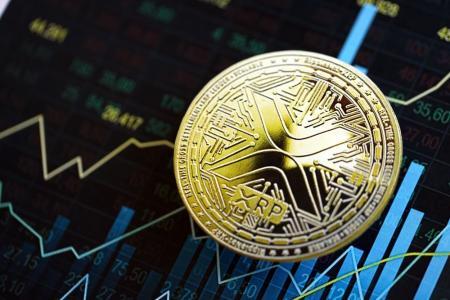 XRP价格预测：ETF上市首日交易量达3770万美元，分析师预计上涨226%或更高