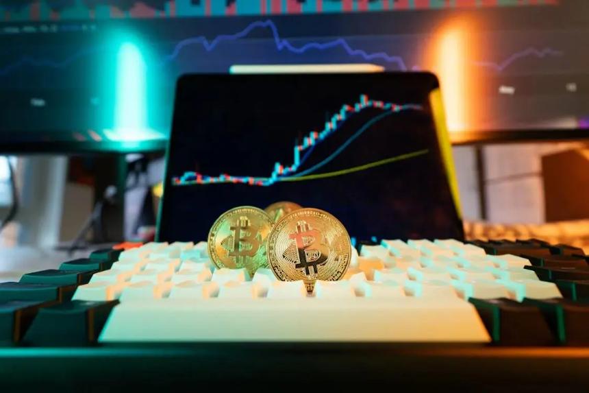 BlockchainFX与Lyno AI在2025年加密货币市场的表现分析