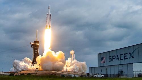 SpaceX成功发射猎鹰9号火箭：我能否购买其股票？