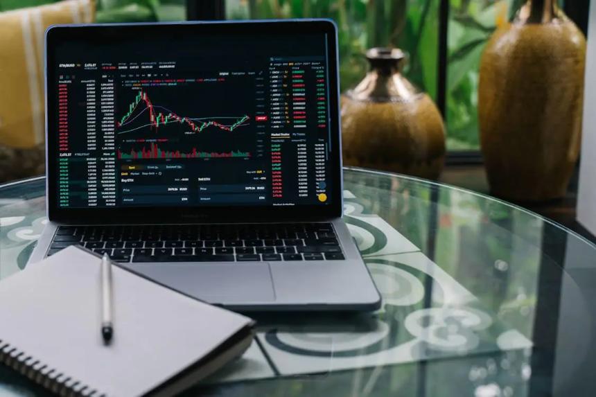 XRP 支撑位测试进行中，ASTER 高杠杆反弹引发关注，BlockDAG 0.0015 美元预售释放 30 倍增长潜力