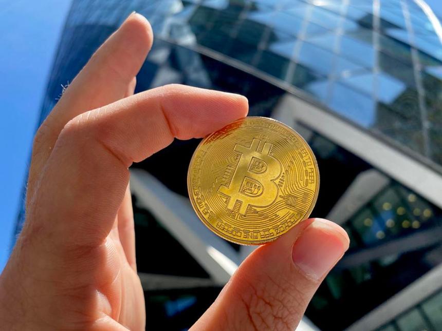 比特币与数字身份：英国在自由与控制之间的抉择