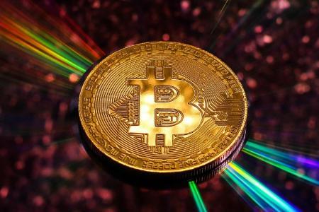 比特币价格飙升至历史新高:十月突破125,000美元大关