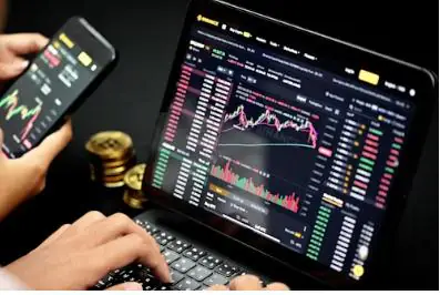 XRP 展现强劲看涨信号，Solana 蓄势突破 245 美元大关，BlockDAG 预售超 4.2 亿美元引爆市场期待