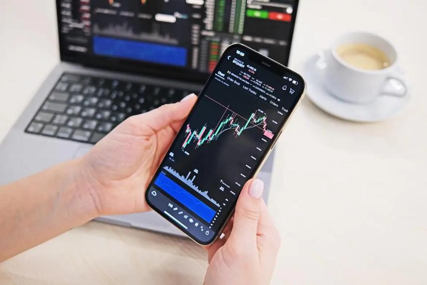  Tron 调整费用，Cronos 扩大代币化，而 BlockDAG 的 F1® 交易重新定义了 2025 年加密货币前景！ 