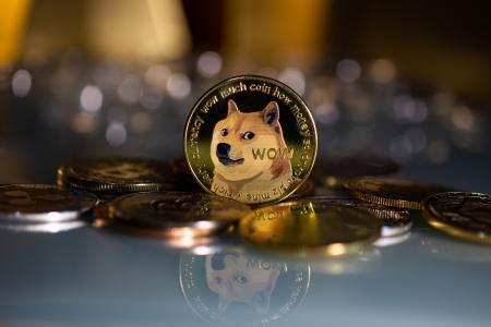狗狗币价格飙升12%,分析师预测潜在涨幅达200%