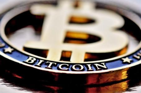 比特币价格或暴跌60%至5万美元：分析师揭示下跌原因