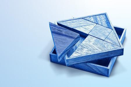 断裂的繁荣：全球经济在贸易战与AI泡沫中的深层裂痕