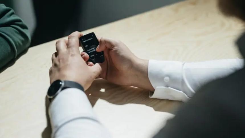 Trezor发布Trezor Safe 7：全球首款搭载透明安全元件的硬件钱包