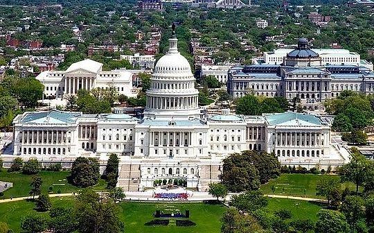 2025 年币安的 CZ 净资产是多少?