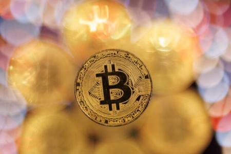 比特币正迎来「IPO 时刻」：资产配置比例或将大幅提升