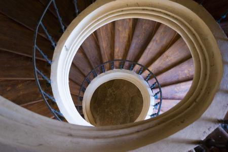 比特币跌破10万美元后交易员对冲力度显著增强