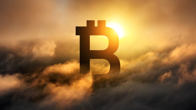  直播：分析师下调比特币价格目标，市场动能减弱——以下是仍然看好比特币的分析师（以及不看好比特币的分析师） 