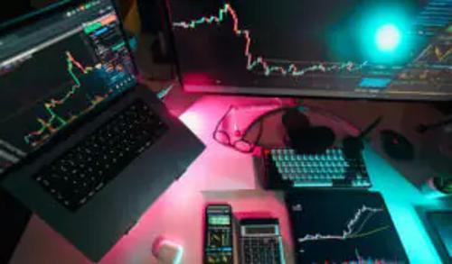 美国股市屡创新高背后：经济信心降至衰退以来最低