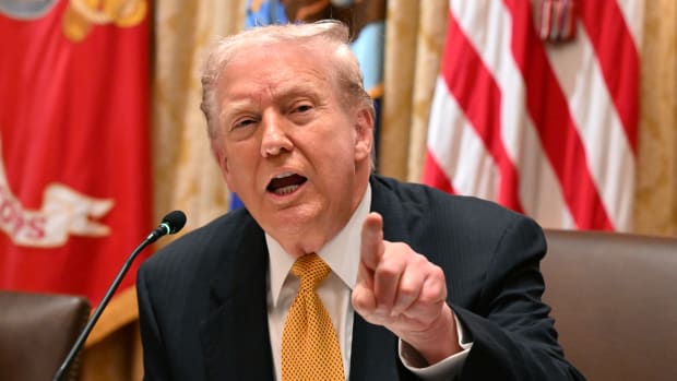 特朗普的2000美元关税分红可能使比特币价格上涨900%。