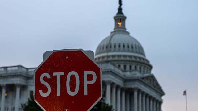  XRP在ETF发行前几分钟飙升，市场极度恐慌 