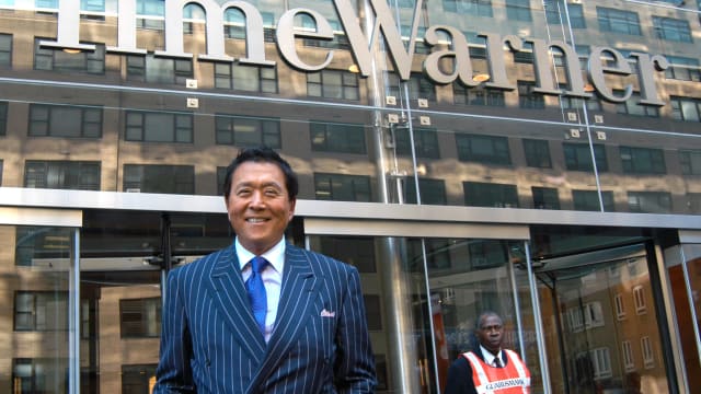  《富爸爸穷爸爸》作者向沃伦·巴菲特发出严厉警告 